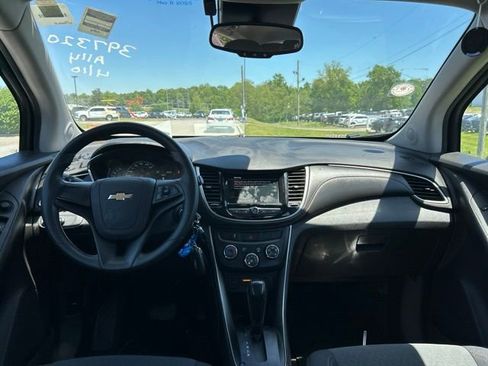 Used 2019 Chevrolet Trax LS FWD image 5
