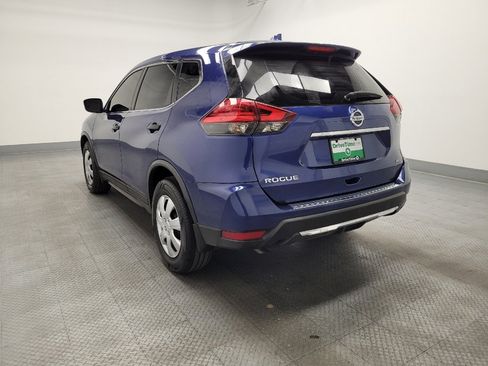 Used 2017 Nissan Rogue S AWD/4WD image 5