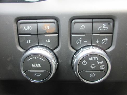 New 2026 GMC Sierra 3500 Denali w/ Denali Reserve Package AWD/4WD image 18