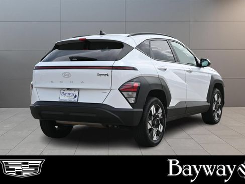 Used 2025 Hyundai Kona SEL AWD/4WD image 6