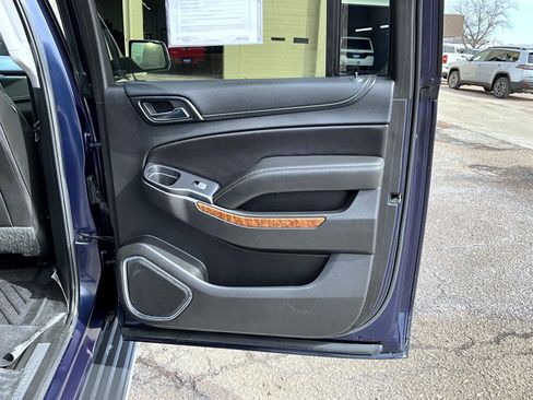Used 2017 Chevrolet Suburban Premier image 19