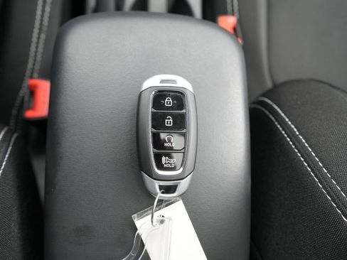 Certified 2025 Hyundai Venue SEL FWD image 37