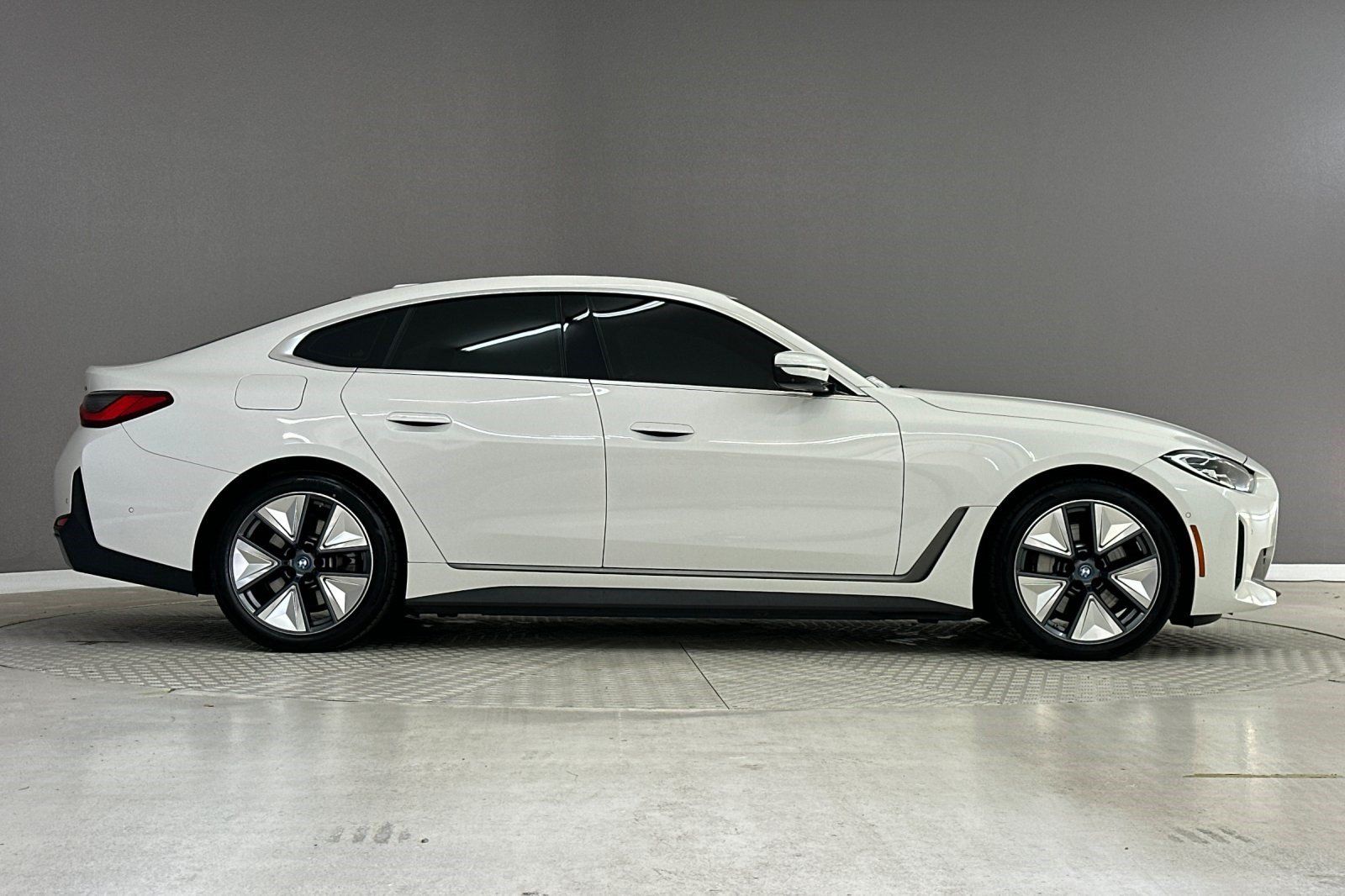 Certified 2023 BMW i4 eDrive40 RWD image 7
