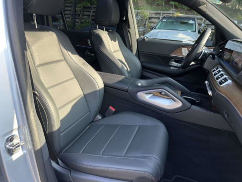 Used 2025 Mercedes-Benz GLS 450 4MATIC image 57