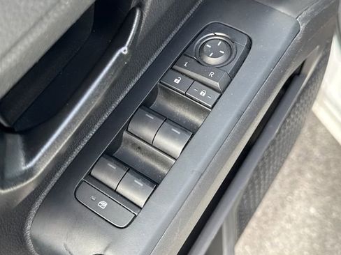 Used 2025 Toyota Tacoma SR5 AWD/4WD image 21