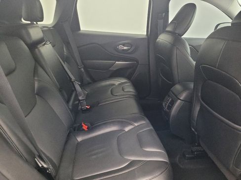 Used 2021 Jeep Cherokee Limited image 19