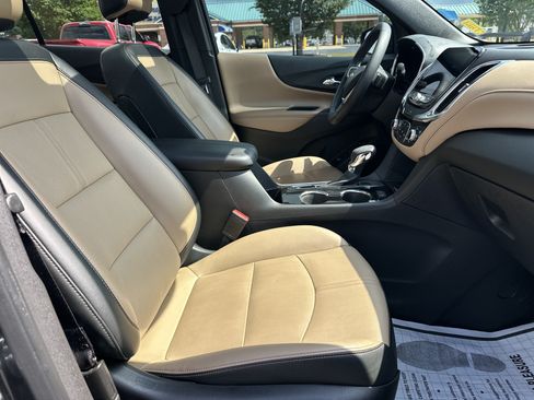 Used 2022 Chevrolet Equinox Premier FWD image 14