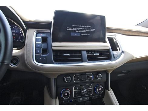Used 2022 Chevrolet Tahoe Premier w/ Premium Package RWD image 21