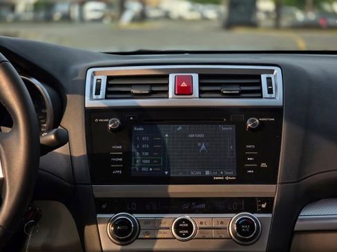 Used 2017 Subaru Legacy 2.5i Premium image 16