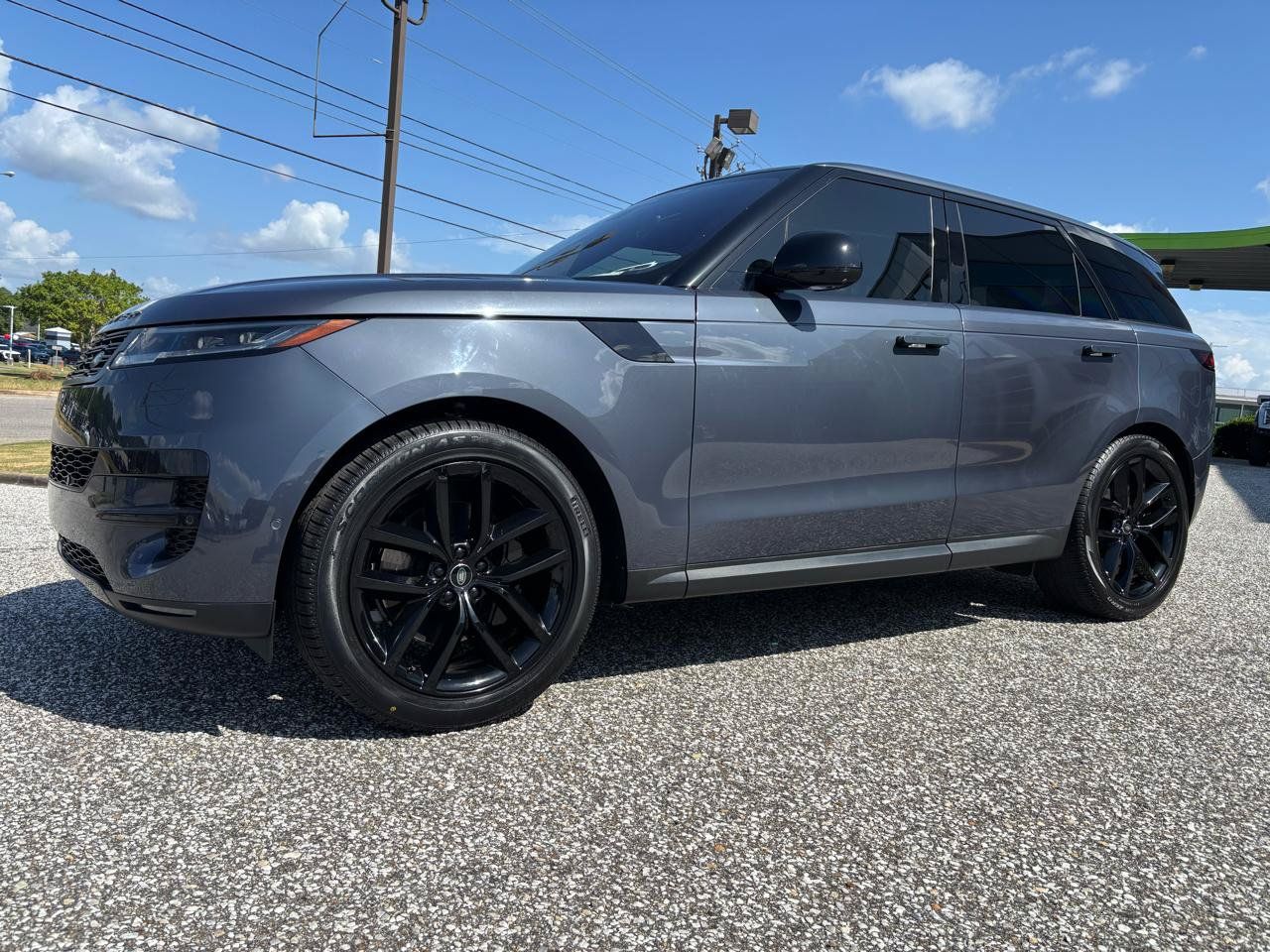 Used 2023 Land Rover Range Rover Sport SE AWD/4WD image 32