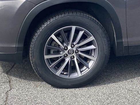 Used 2019 Toyota Highlander XLE image 7