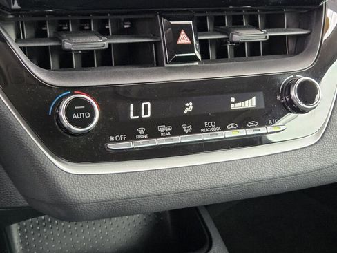 Used 2021 Toyota Corolla LE w/ Carpet Mat Package (TMS) FWD image 30
