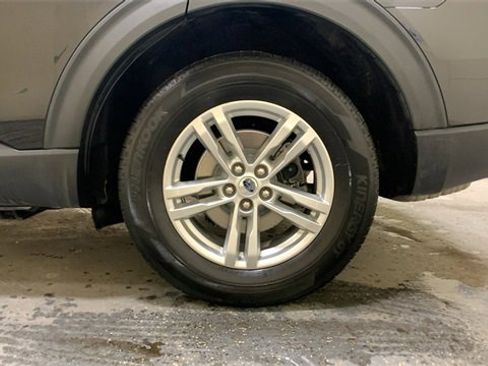 Certified 2021 Ford Explorer XLT w/ Equipment Group 202A image 23