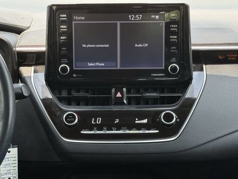 Used 2022 Toyota Corolla LE FWD image 17