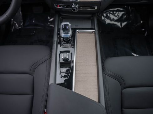 New 2026 Volvo XC60 B5 Plus w/ Protection Package Premier image 26