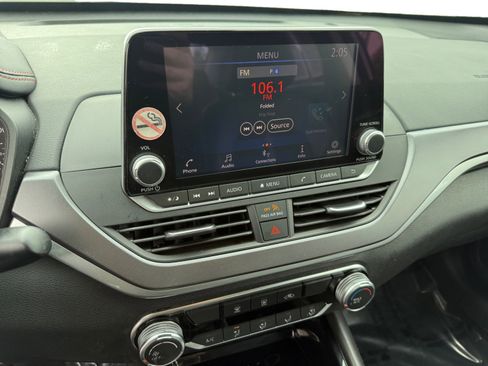 Used 2023 Nissan Altima 2.5 SR image 12