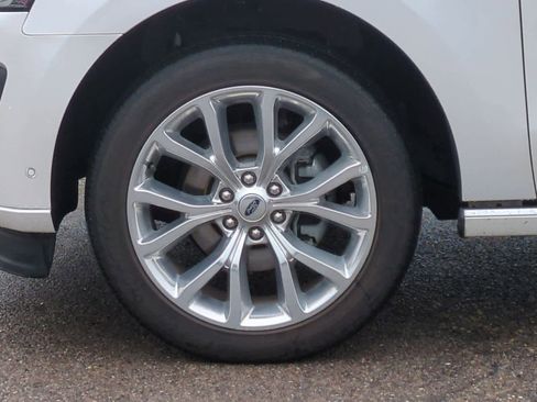 Used 2019 Ford Expedition Platinum image 14