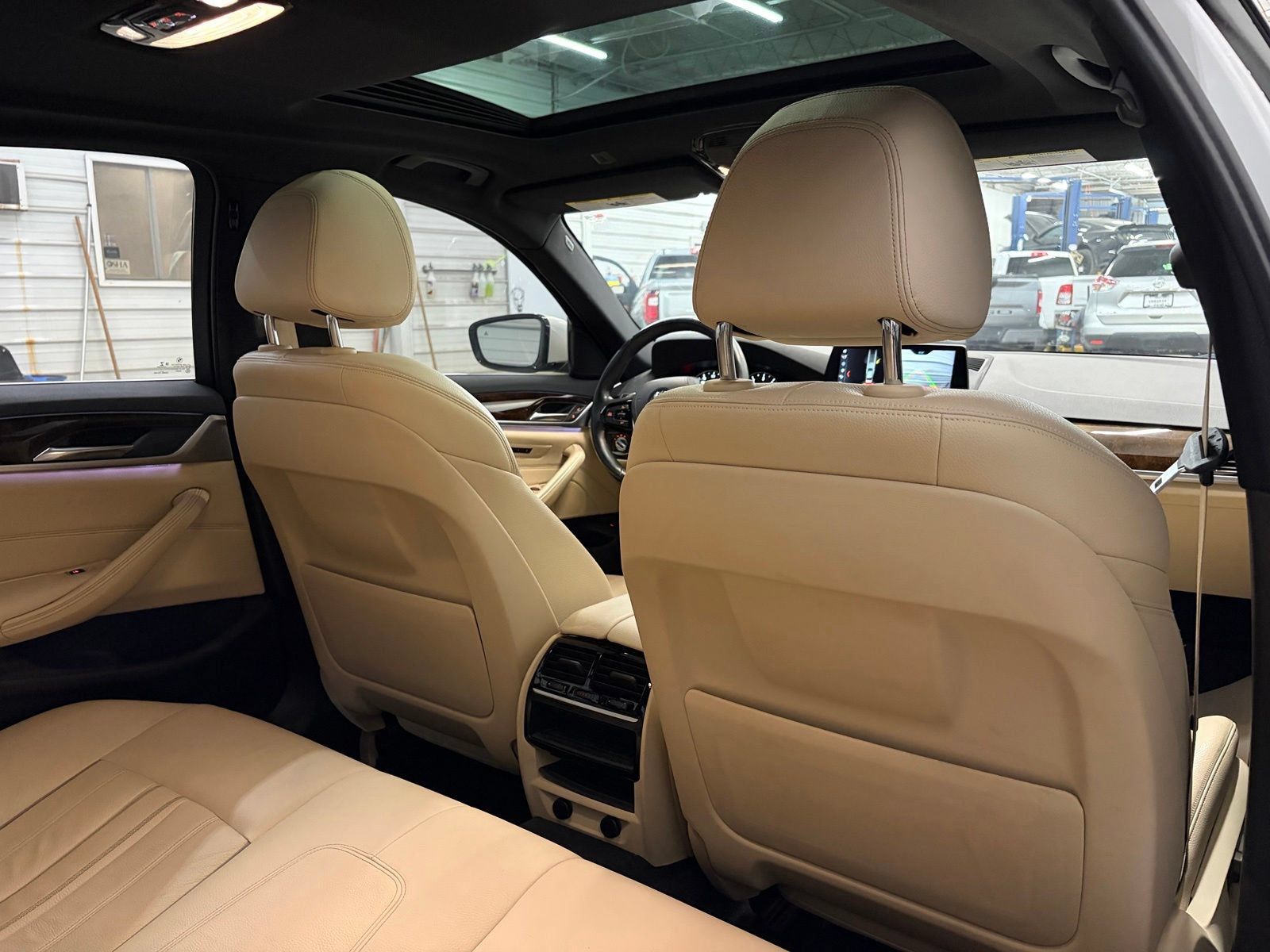 Used 2018 BMW 530i xDrive AWD/4WD image 31