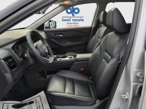 Used 2023 Nissan Rogue SL w/ SL Premium Package image 11