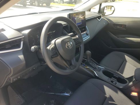 Used 2025 Toyota Corolla LE image 15