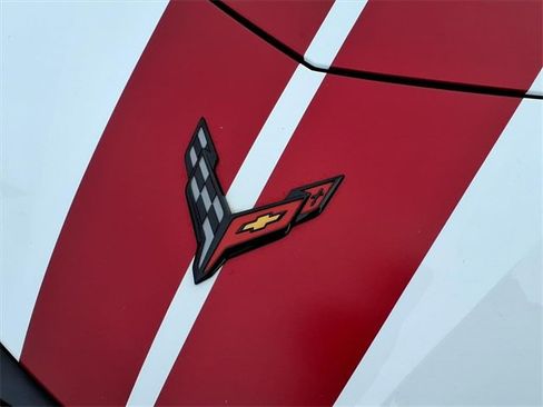 Used 2021 Chevrolet Corvette Stingray w/ Z51 Performance Package image 23