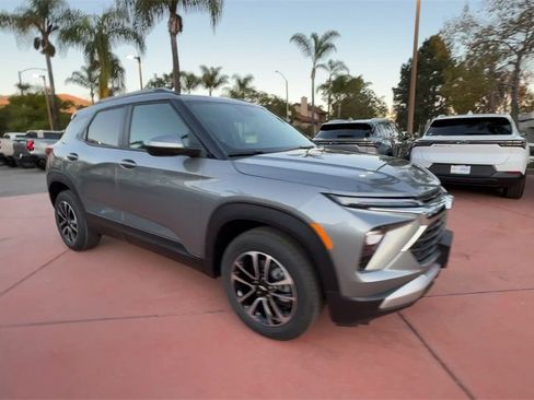 New 2026 Chevrolet TrailBlazer LT w/ Driver Confidence Package image 2