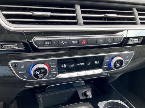 Used 2017 Audi Q7 3.0T Premium Plus w/ Premium Plus Package image 31