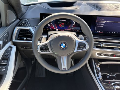 Used 2026 BMW X7 xDrive40i w/ M Sport Package AWD/4WD image 18