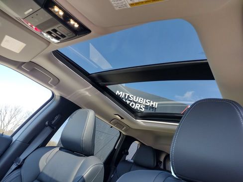 New 2026 Mitsubishi Outlander SEL AWD/4WD image 3