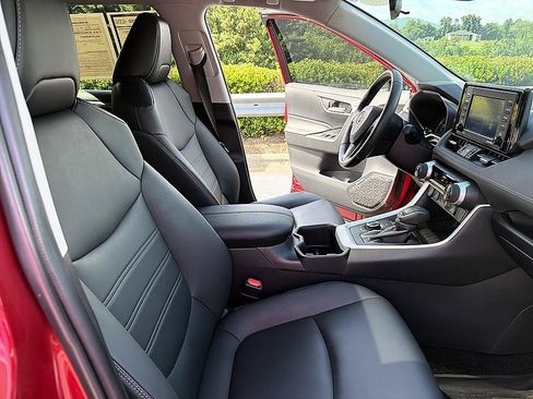 Certified 2022 Toyota RAV4 XLE Premium AWD/4WD image 20