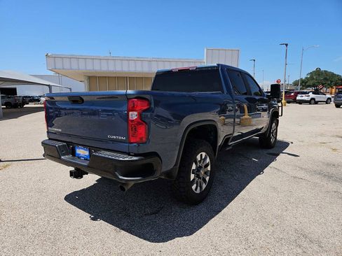 Used 2026 Chevrolet Silverado 2500 Custom w/ Z71 Off-Road Package AWD/4WD image 8
