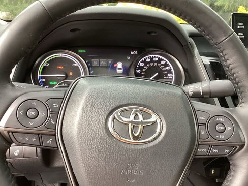 Used 2024 Toyota Camry XSE w/ Navigation Package image 19