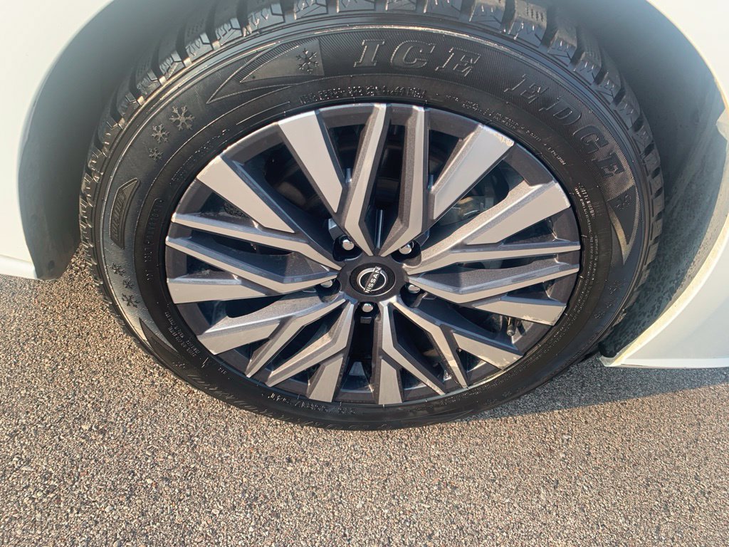 Used 2025 Nissan Altima 2.5 SV FWD image 33