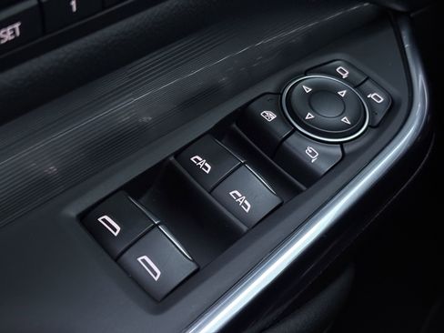 Used 2024 Cadillac XT4 Premium Luxury image 31