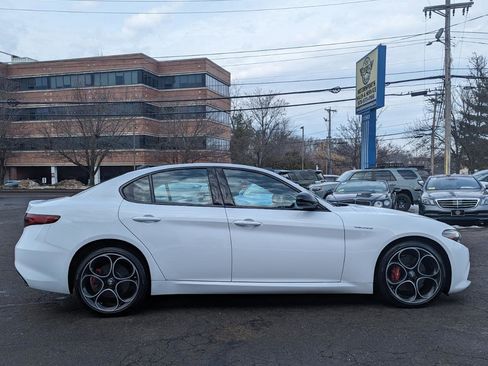 Used 2022 Alfa Romeo Giulia Veloce image 7
