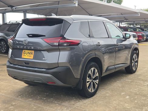 Used 2022 Nissan Rogue SV w/ SV Premium Package FWD image 3