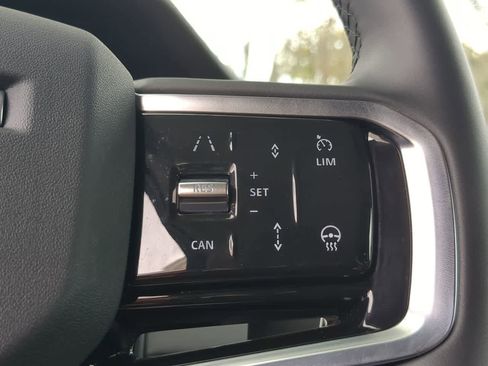 Used 2025 Land Rover Discovery Sport S image 27