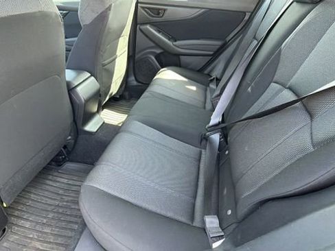 Used 2017 Subaru Impreza 2.0i Premium image 16