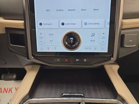 Used 2023 Ford Expedition Max Platinum image 18