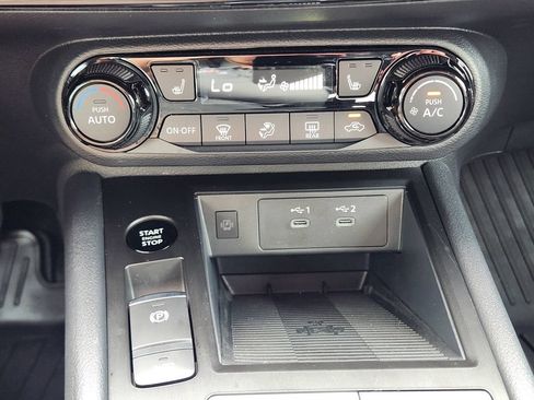 Used 2026 Nissan Kicks SV w/ SV Premium Package FWD image 19