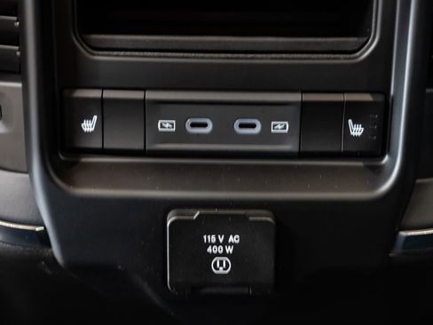 New 2026 RAM 1500 Laramie AWD/4WD image 9