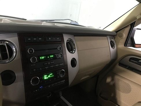 Used 2013 Ford Expedition XLT RWD image 26