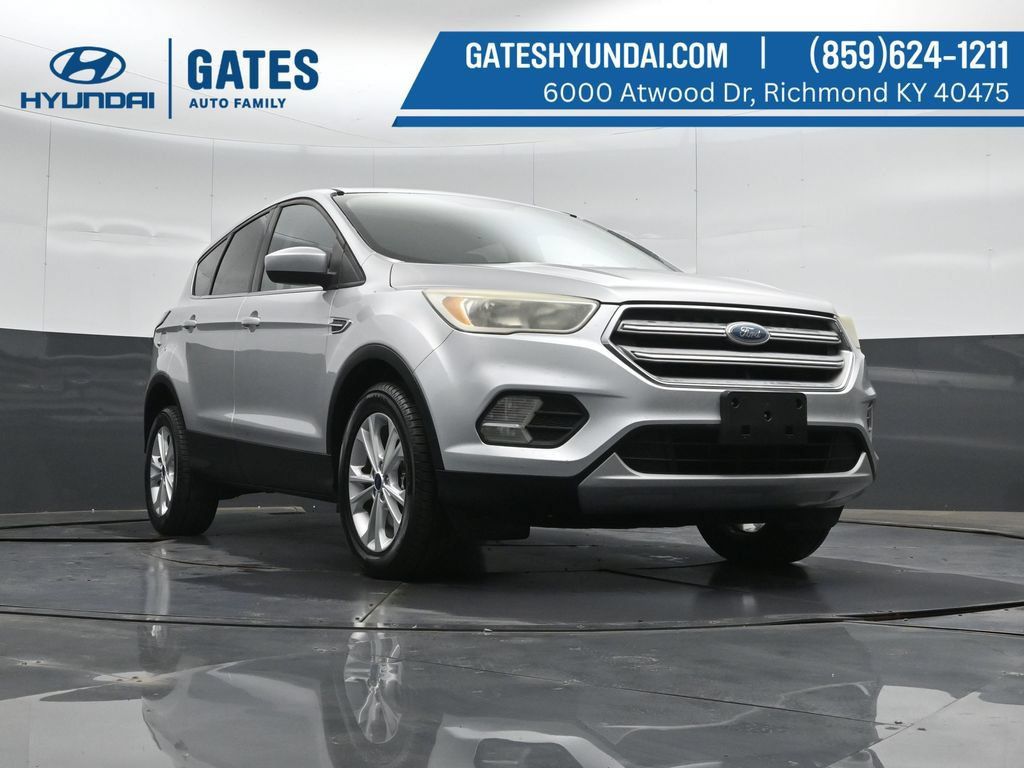 Used 2017 Ford Escape SE AWD/4WD image 39