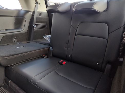 New 2026 Nissan Pathfinder SL w/ SL Premium Package FWD image 16