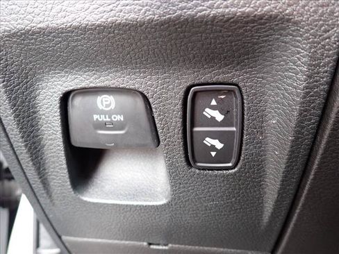 Used 2023 RAM 1500 Laramie AWD/4WD image 16