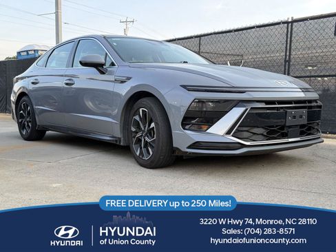 Used 2024 Hyundai Sonata SEL FWD image 1