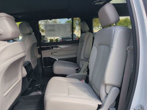 New 2026 Jeep Grand Wagoneer Limited image 15