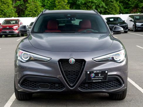 Used 2022 Alfa Romeo Stelvio Veloce AWD/4WD image 2