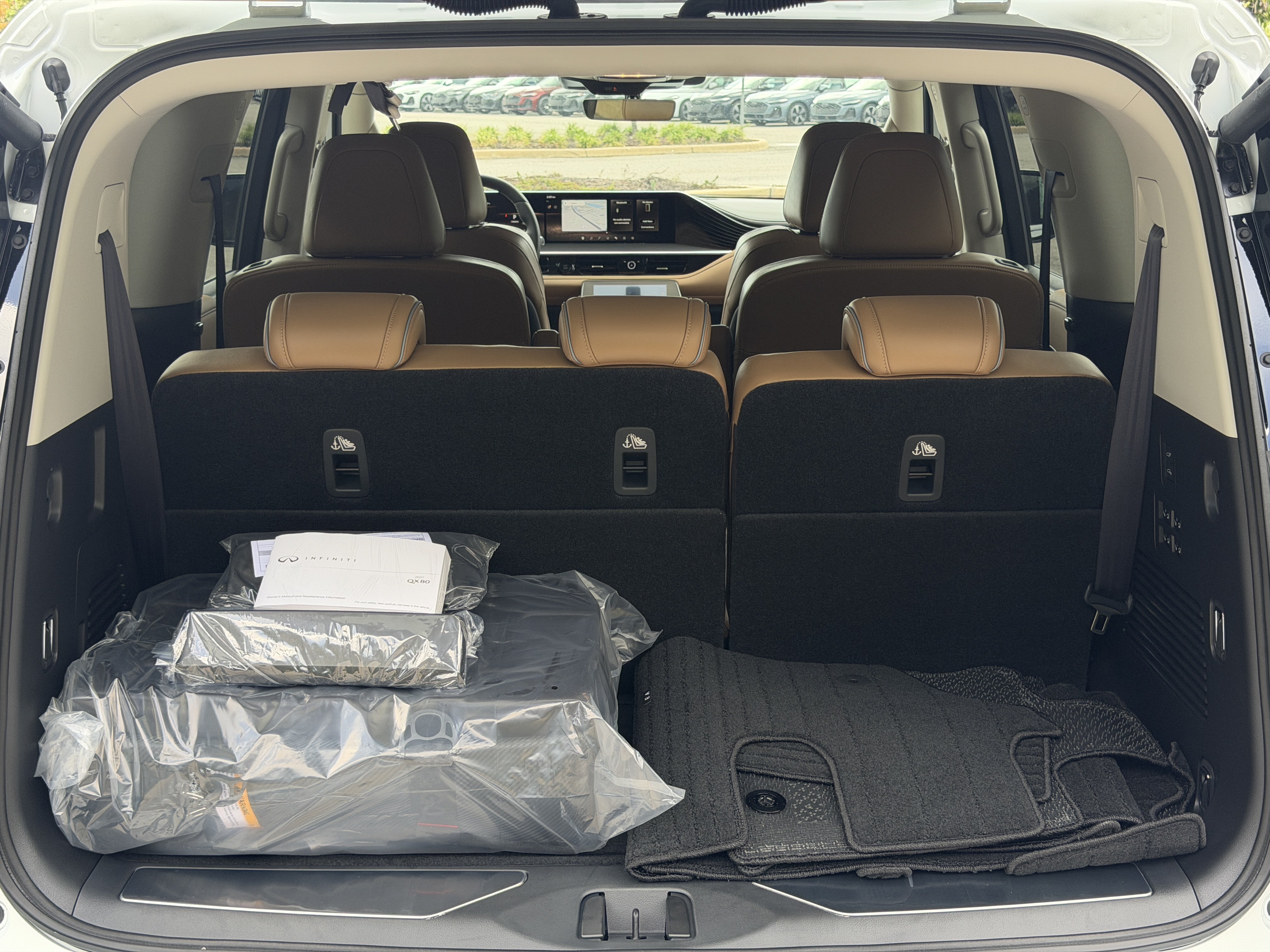 New 2027 INFINITI QX80 Luxe w/ Cargo Package RWD image 11