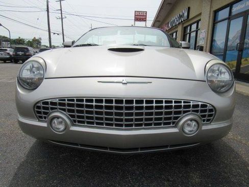 Used 2005 Ford Thunderbird Deluxe RWD image 3